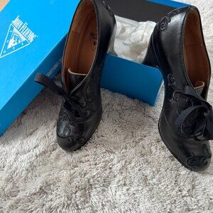 Vintage John Fluevog Shoes. Excellent condition